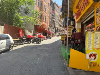Taksim Beyoğlu'nda Satılık Komple Bina, Restorasyon için İdeal